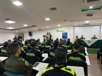 69 policías que harán parte de la estrategia Patrulla Púrpura, listos para atender a víctimas de violencia de género en el Valle del Cauca