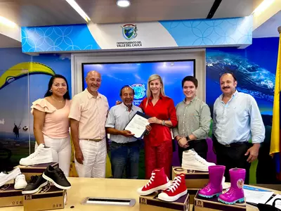 Empresarios vallecaucanos se suman a atender población infantil  vulnerable con donación de 3000 pares de zapatos