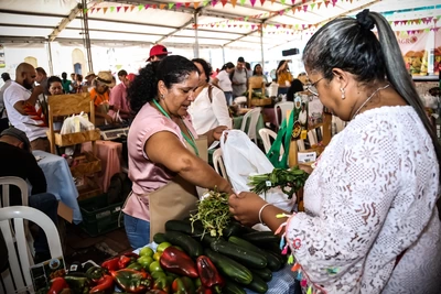 Caleños disfrutaron de lo mejor del campo vallecaucano durante el Gran Mercado Campesino
